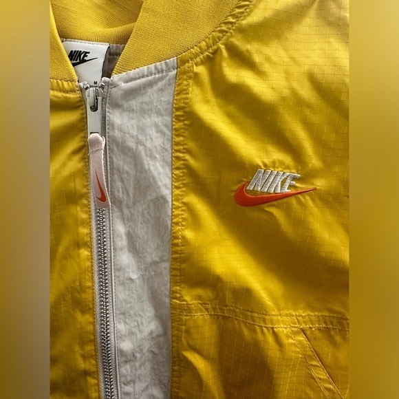 Woman nike jacket size M FN0649-104 - Picture 7 of 7